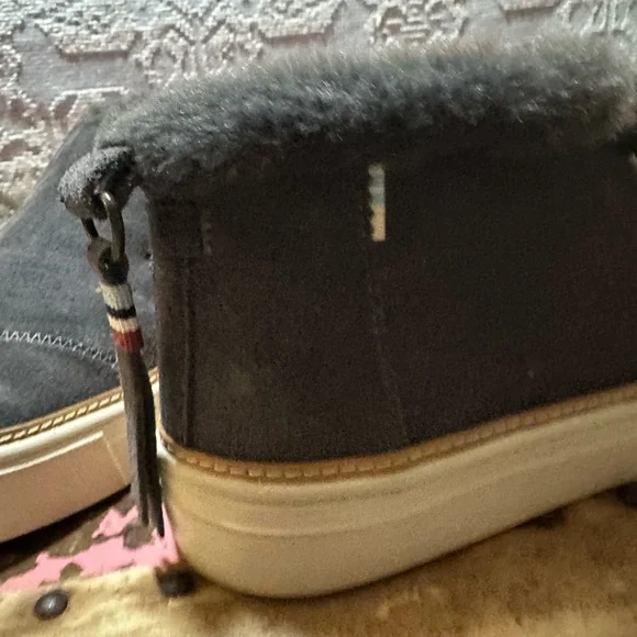 TOMS Paxton Grey faux fur bootie sz 8.5 - Picture 4 of 7